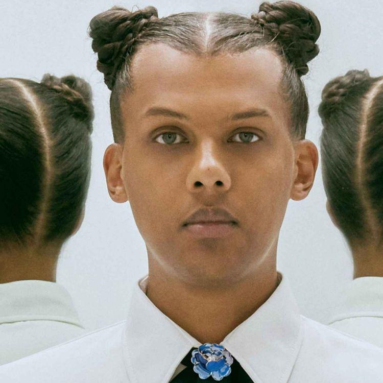 cover art for [REDIFF] Stromae fait son come-back : portrait d'un artiste «formidable»