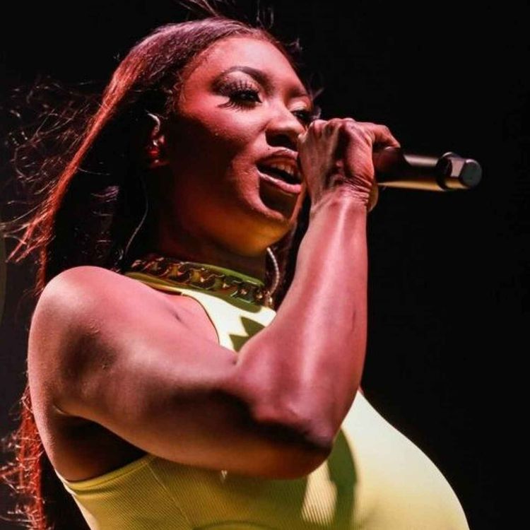 cover art for [REDIFF] Aya Nakamura : comment l'enfant d'Aulnay-sous-Bois est devenue la française la plus écoutée au monde