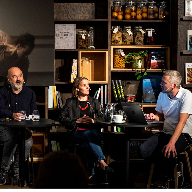 cover art for OmAdressert live: Om ultimatum, valgjubel og forhandlinger på bakrommet