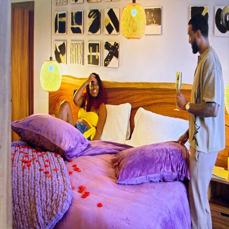 cover art for En grej till: Love is Blind s11e05 – ”Are you, like, no outdoor clothes in bed?”