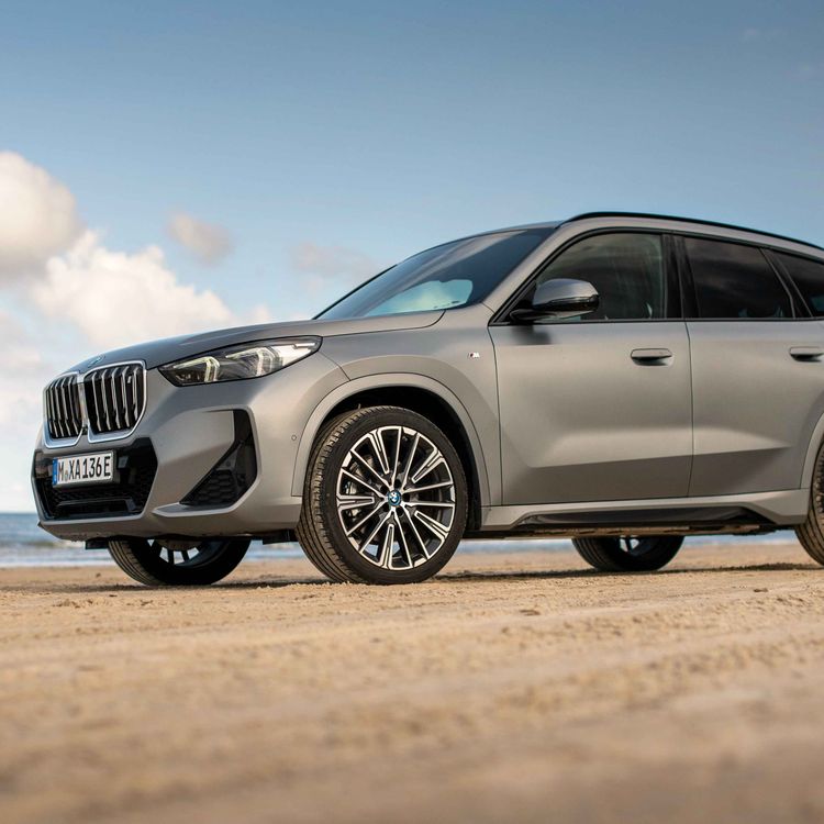 cover art for Test av BMW iX1, men er den for dyr?!