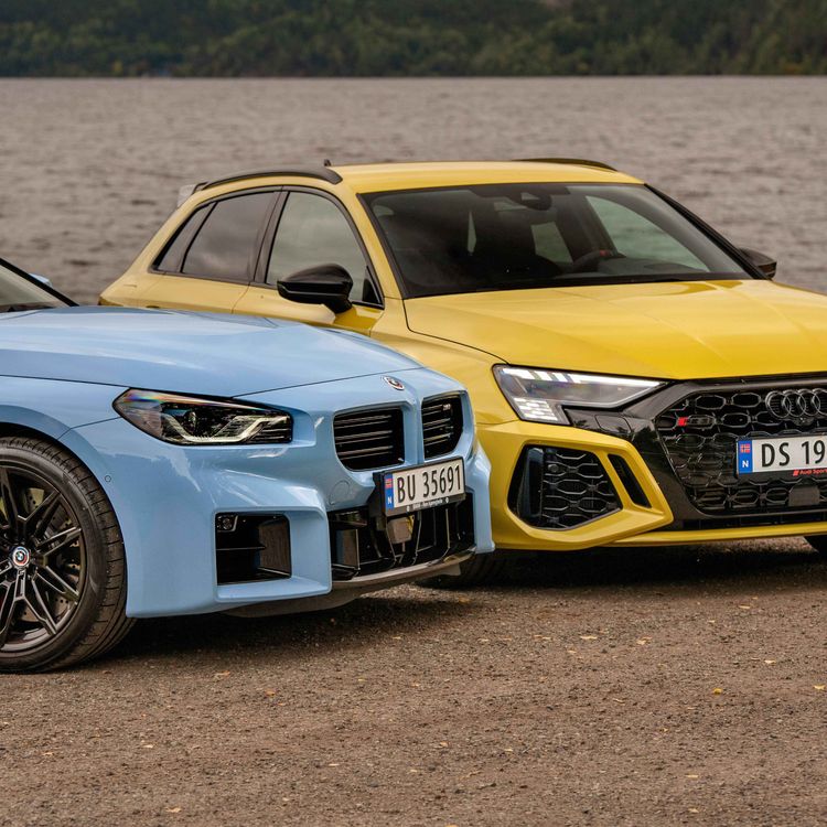 cover art for Bonus: Audi RS 3 mot BMW M2 - hvilken tar du?