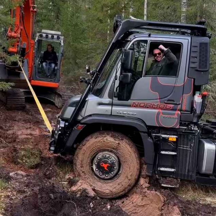 cover art for Vi kjører fast en Unimog