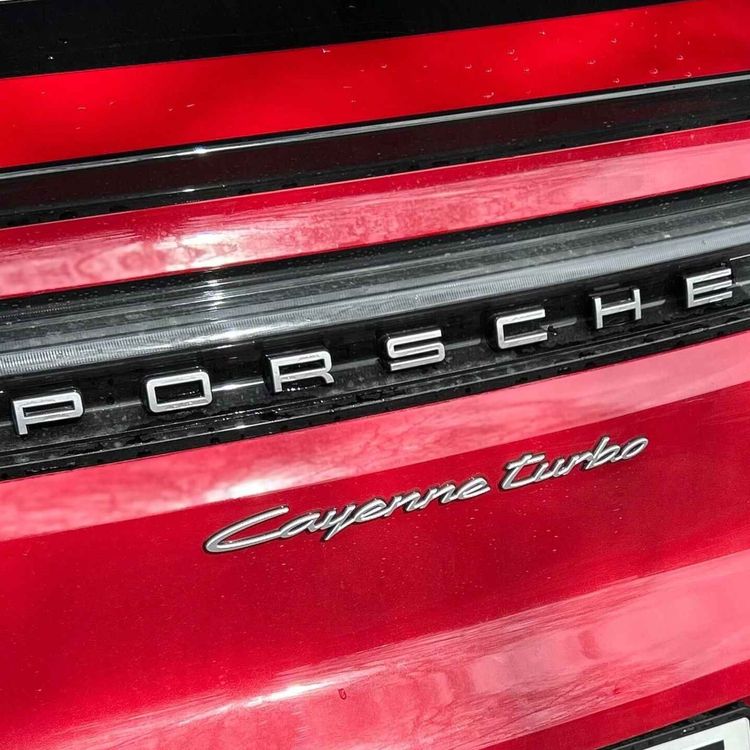 cover art for BONUS: 739 hestekrefter i en Porsche Cayenne Tuuurbo!