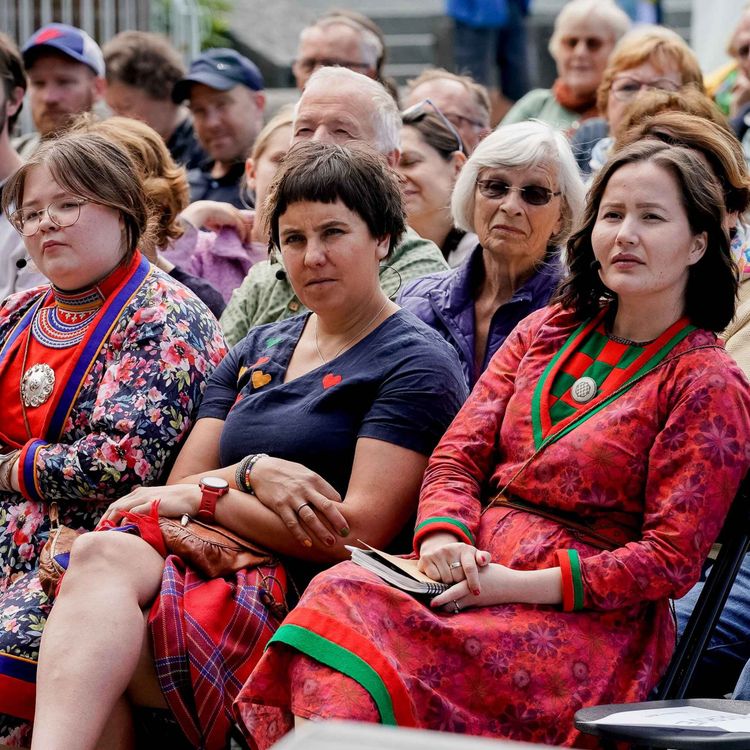 cover art for Adressa-samtalen: Maja. Elle. Marja. Er forsoning mulig?