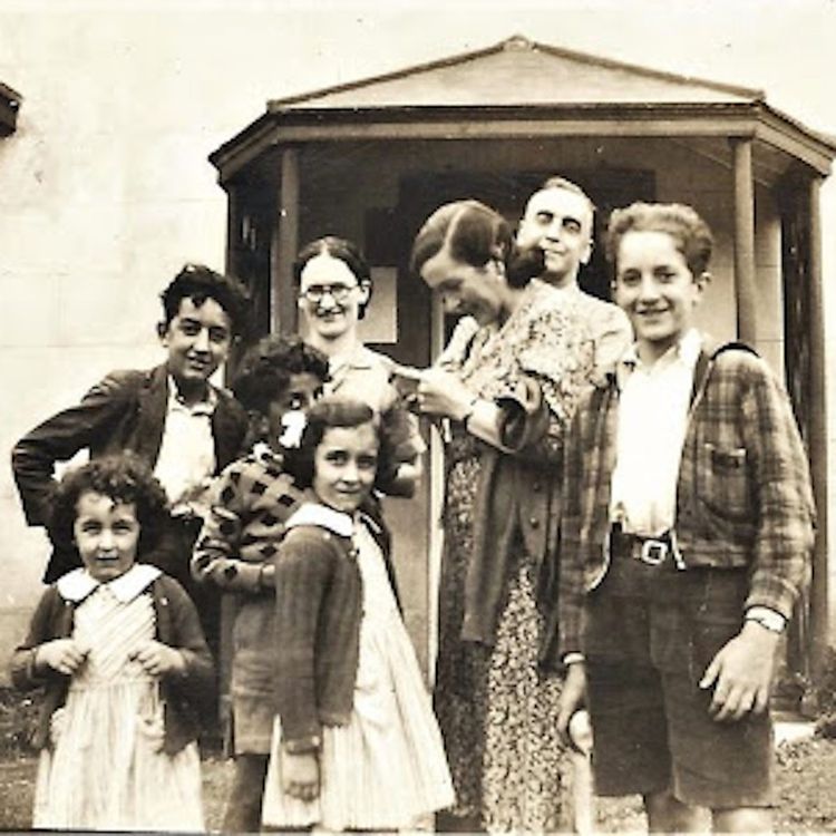 cover art for Fleeing The War: Basques Refugees in Ireland
