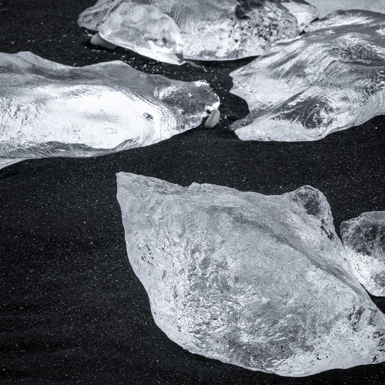cover art for Episode 3: Jan Erik Waider, capture the beauty of Iceland - Or Bleu High Jewelry collection, Carte Blanche 2024