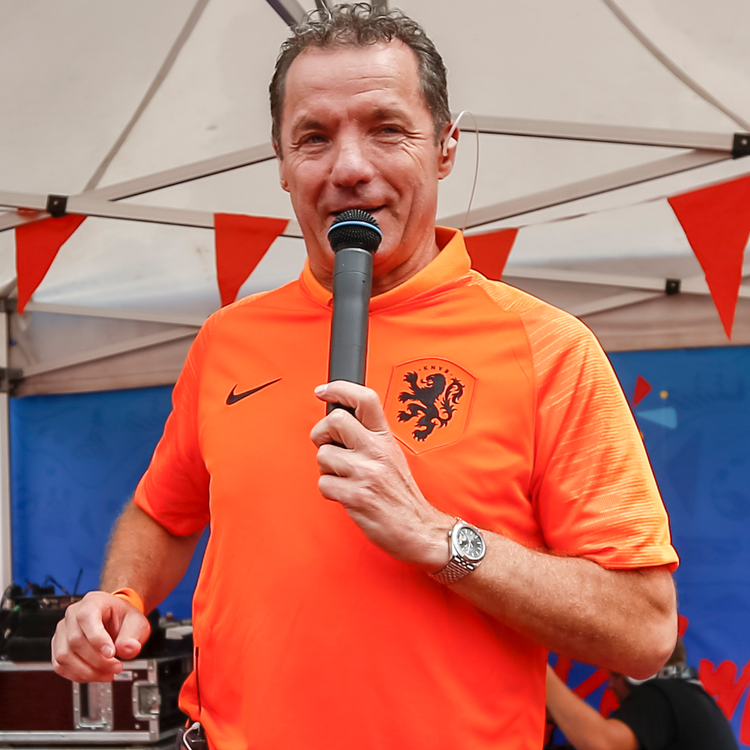 cover art for #38 Goals, mannenliefde en hits: Het voetballeven van John de Bever