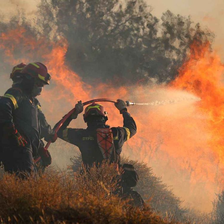 cover art for Crete wildfire: rapidly spreading blaze threatens holiday beach resorts