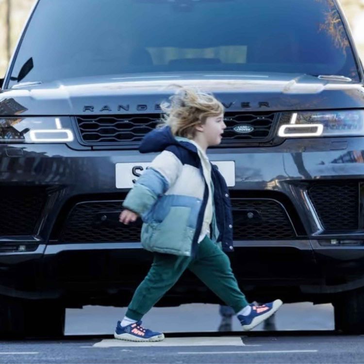 cover art for Should London ban 'supersize' SUVs?
