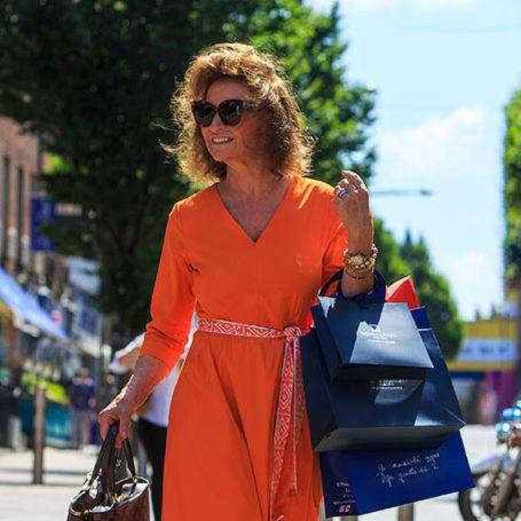 cover art for Fashion expert gives top tips on what's in this Christmas