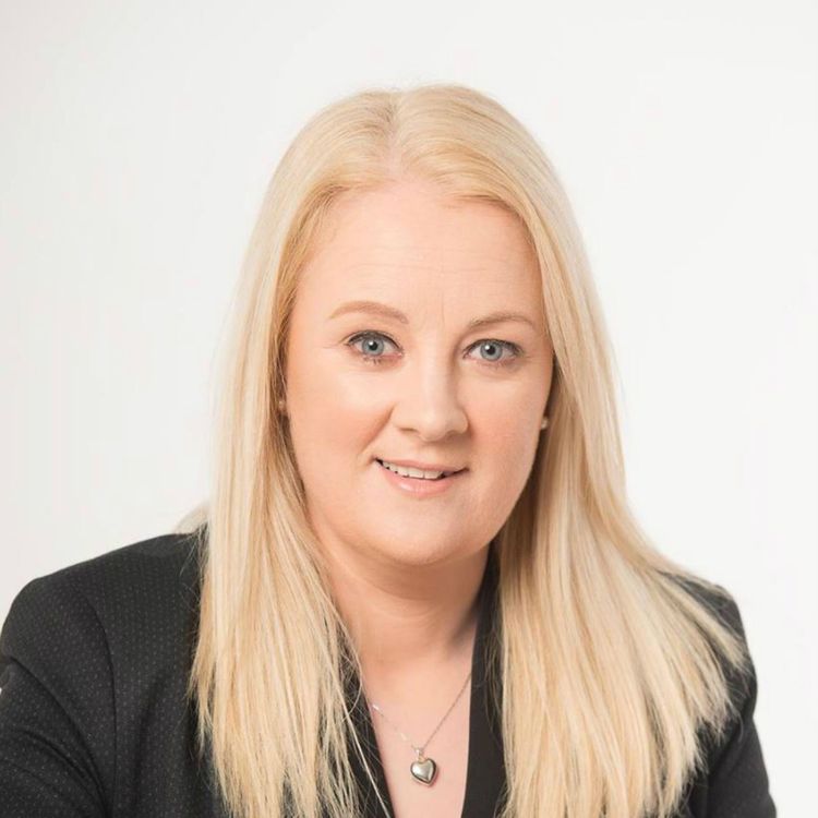 cover art for Is King Johns Castle is the poor relation of Bunratty Castle?