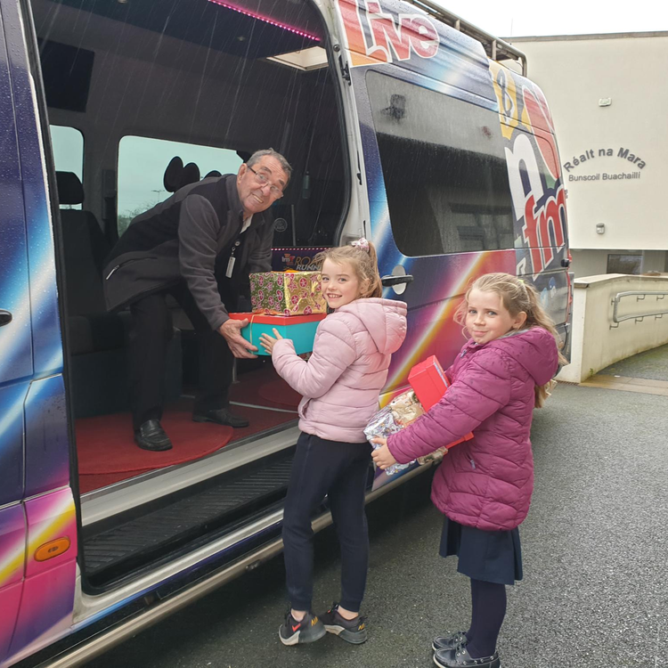 cover art for Donacarney National school gift of giving for Team Hope