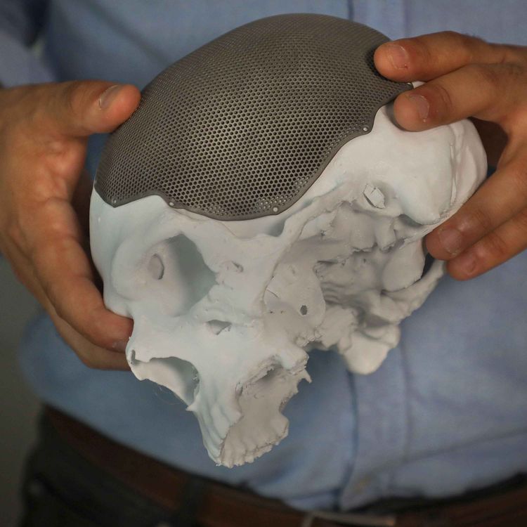 cover art for How to reconstruct a face