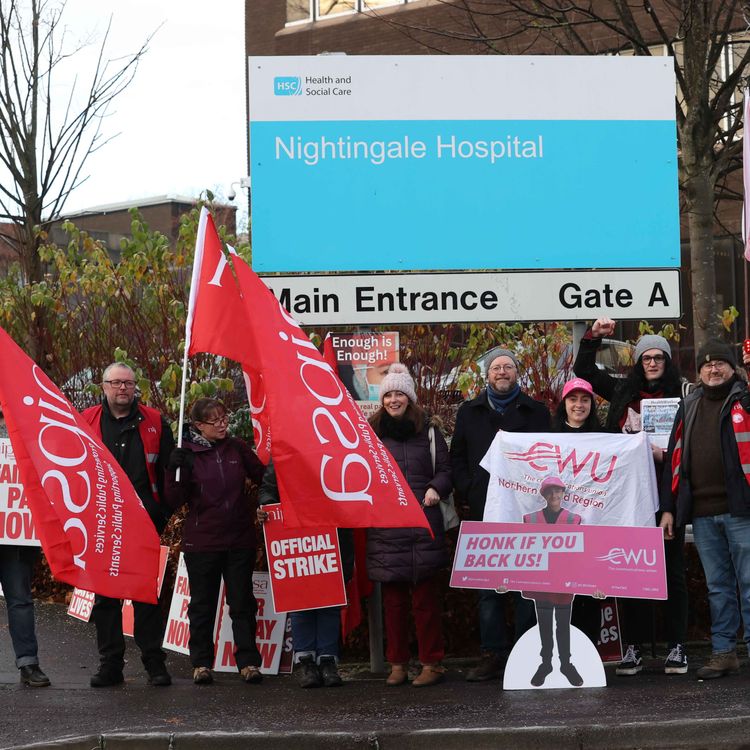 cover art for 4904: LISTEN¦ Thousands of workers in the education and health sectors across Northern Ireland have gone on strike. Frank spoke to Kevin McAdam from Unite and Mark Langhammer from the National Education Union
