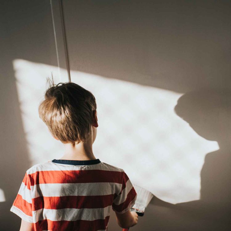 cover art for 4924: LISTEN¦ Should smacking be banned in Northern Ireland? After the NSPCC called for a law change on 'physical punishment', Frank spoke to Parenting NI chief executive Charlene Brooks and took calls from listeners
