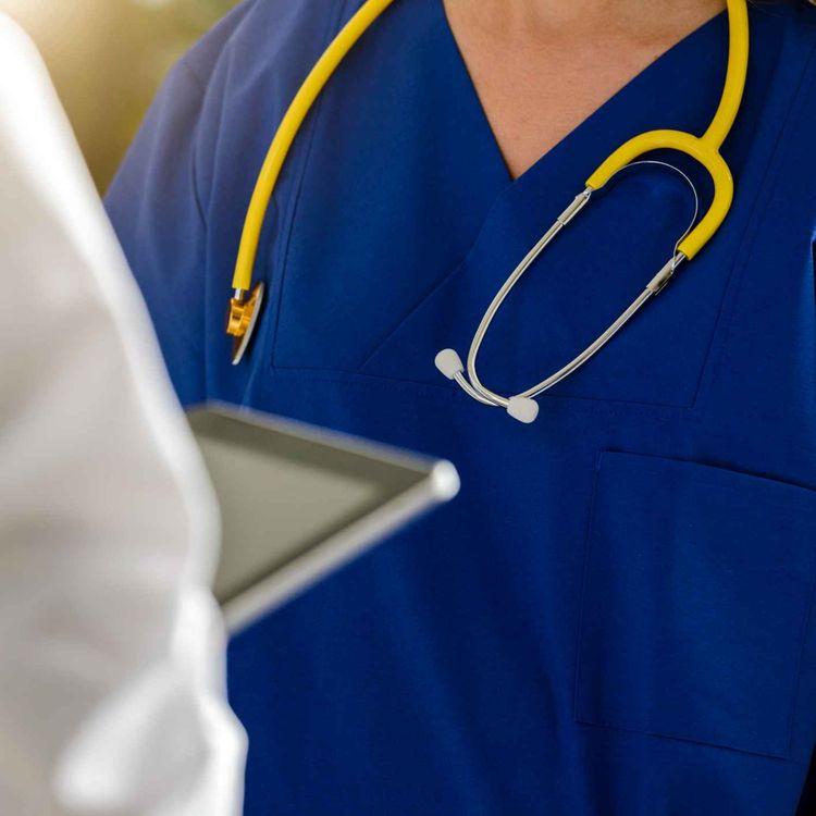 cover art for 4999: LISTEN¦ Junior doctors have gone on strike, claiming a real-terms pay cut of 30% over 15 years - with a union rep claiming it's forcing young doctors abroad. Frank spoke to the BMA's Dr Fiona Griffin and took calls from listeners