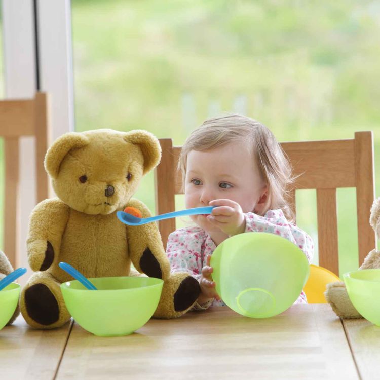 cover art for 5016: LISTEN¦ Toddlers can teach us a lot - how to be happier, more active, sleep better and be more successful. Frank spoke to the author of a new book 'Sleep Well, Take Risks, Squish the Peas', Dr Hasan Merali