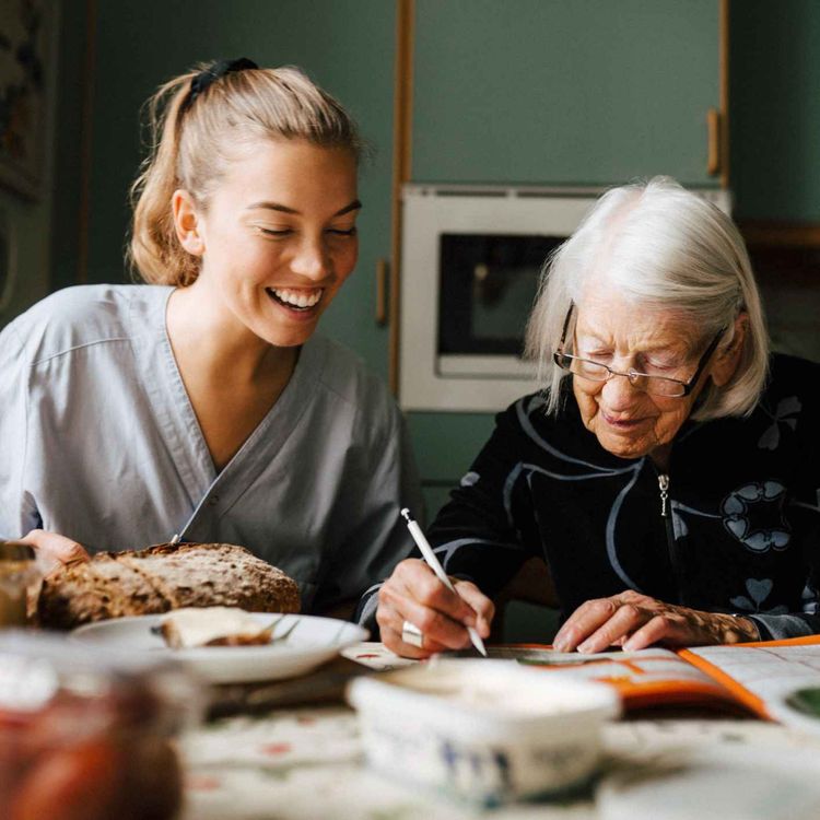 cover art for 5031: LISTEN¦ Older people's brain power is catching up with the young. New research has found generational IQ gains have plateaued. Frank spoke to lead researcher Prof Stephen Badham from Nottingham Trent University