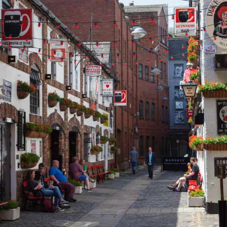cover art for 5037: LISTEN¦ Belfast has been named as one of the worst UK cities for a night out - is that fair? Frank spoke to the SDLP's Séamas de Faoite who has been campaigning for the appointment of a Night-Time Czar