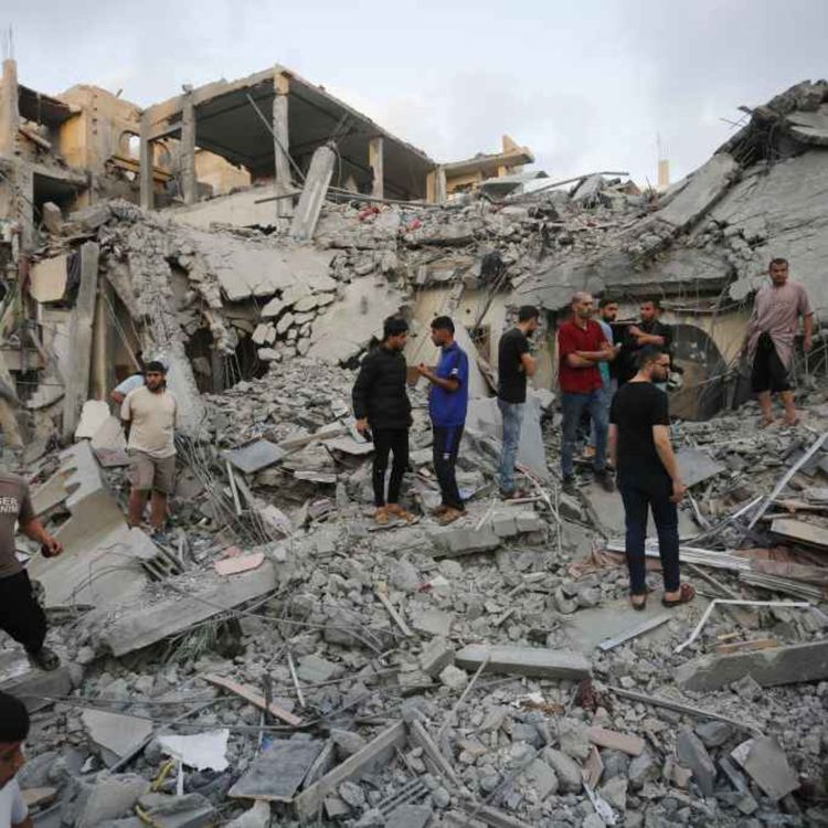 cover art for 5039: LISTEN¦ Should the Gaza conflict be taught to children in schools? Irish organisation 'Teachers for Palestine' is calling for a two-week course to raise awareness of recent events