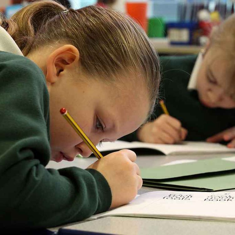 cover art for 5137: LISTEN¦ Should parenting classes or other supports be put in place, to ensure children as 'school ready' by the time they start P1? Frank spoke to the NI Children's Commissioner, Chris Quinn