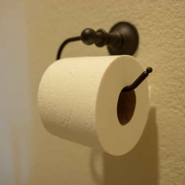 cover art for 5160: LISTEN¦ Should you be punished for stealing loo roll from work? A police woman has been suspended after admitting to pinching toilet paper. Was that too harsh a penalty? Have you done it? Frank got the thoughts of Mick Fealty