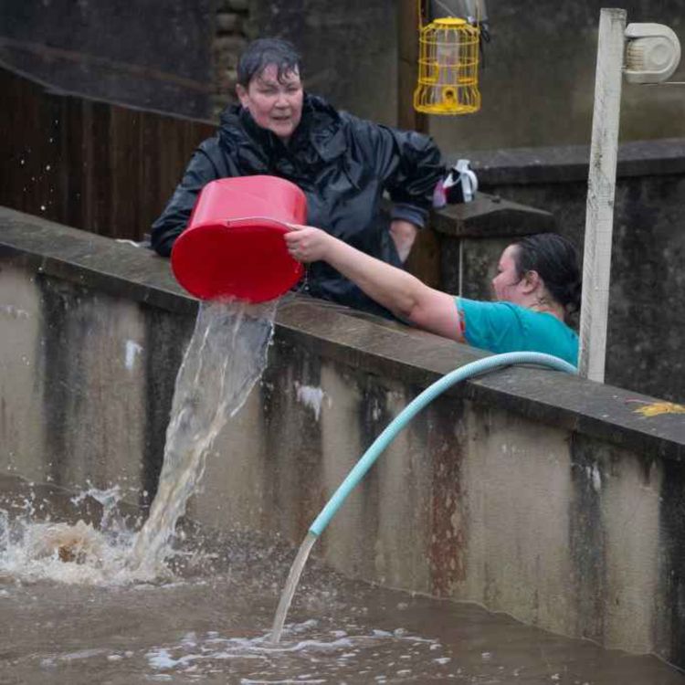 cover art for 5205: LISTEN¦ Parts of Northern Ireland have been badly affected by flooding, high winds and power cuts as Storm Bert hit. Frank spoke to Cllr Malachy Quinn in Coalisland, Cllr Declan McArdle in Derrylin and Pastor Paul Gray in Dundonald 