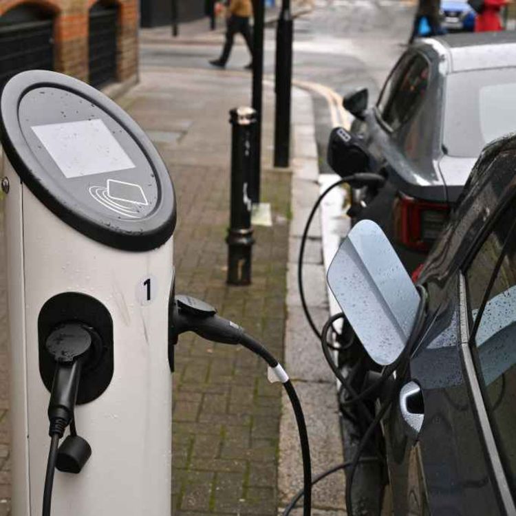 cover art for 5207: LISTEN¦ Will your next car be electric? A survey found 80% in NI want to buy an EV in the next 5 years, but currently only 2% of cars on our roads are electric. Frank spoke to Alliance MLA Kate Nicholl