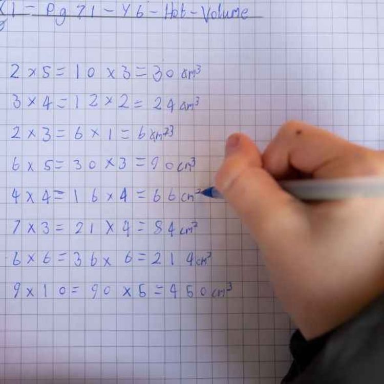 cover art for 5243: LISTEN¦ Numbers and maths are everywhere and yet many of are fearful of sums - Frank spoke to Dr Sumeeta Gupta and Barry Dillon from Ulster University about Maths Fest which aims to demystify maths for children and parents