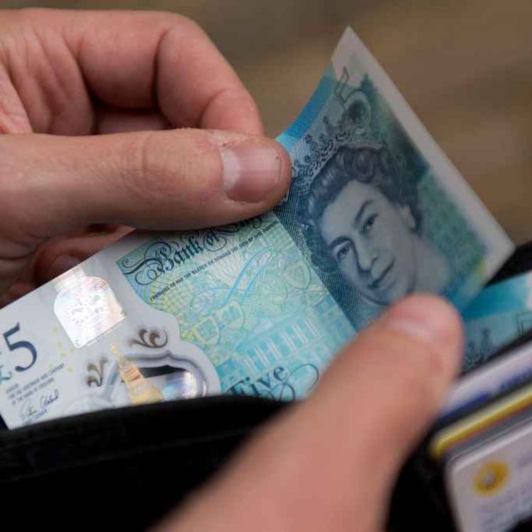 cover art for 5248: LISTEN¦ Should we name and shame benefit cheats? Communities Minister Gordon Lyons says he plans to re-introduce the practice as part of a zero-tolerance approach to fraud, but campaigners say it's 'misguided'