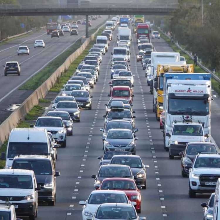 cover art for 5263: LISTEN¦ Should drivers be made to pay per mile? It's one of the proposals to close an £8bn funding gap a transition to electric vehicles would create, in lost fuel duty and road tax. Rick spoke to Brian Gregory from the Alliance of British Drivers