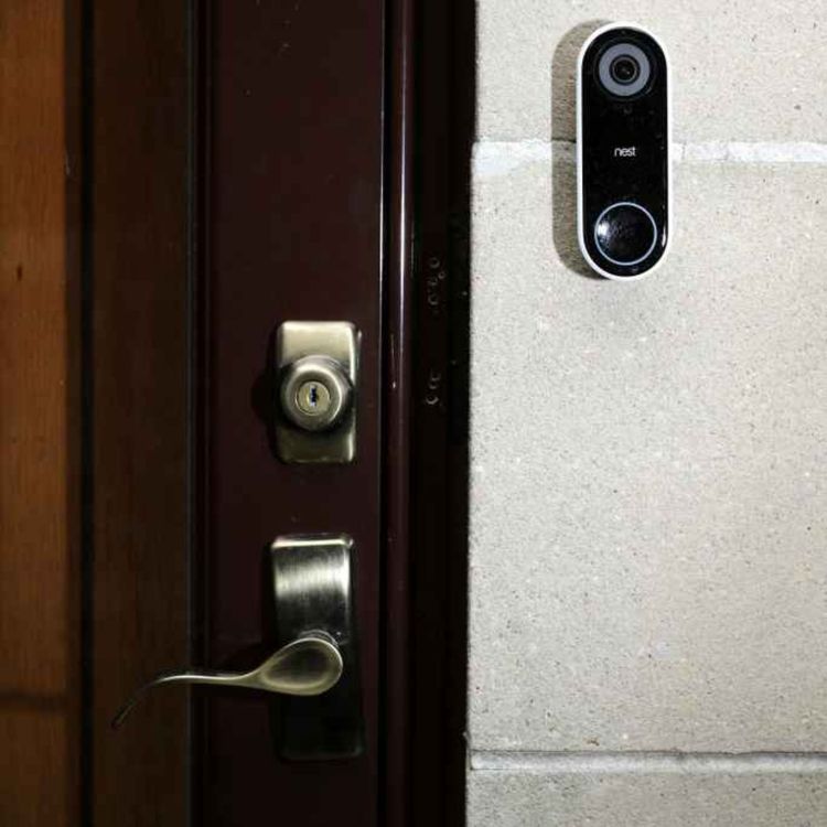 cover art for 5265: LISTEN¦ Is it okay to spy on your children? Presenter and DJ Sara Cox told The Times that she uses her doorbell camera and even apps to keep an eye on her teenage children. Is it prudent parenting, or overstepping boundaries?