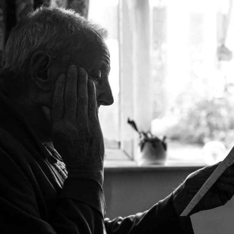 cover art for 5295: LISTEN¦ The cost of household bills is pushing people into debt. Sinead Campbell from Advice NI spoke to Frank as research found the average personal debt had nearly doubled in four years 