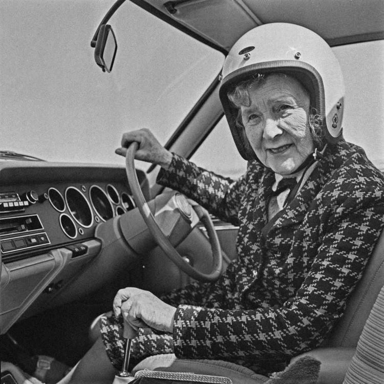 cover art for 5301: LISTEN¦ Should older drivers have to re-sit their test? Are they safer than newly-qualified drivers? The subject divided our listeners on this morning's Phone-In