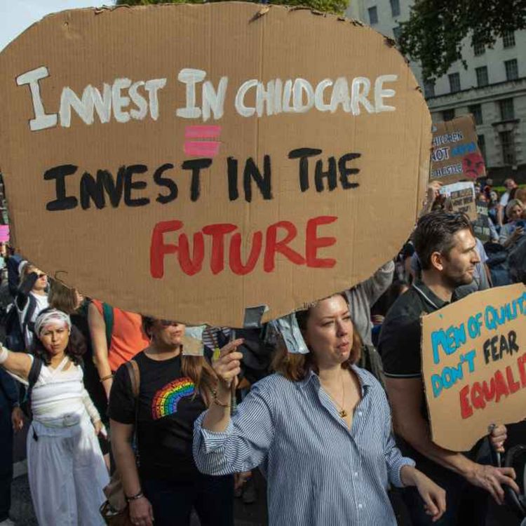 cover art for 5305: LISTEN¦ The cost of childcare 'is driving mothers out of work, creating problems across society and intervention isn't quick enough' - Frank spoke to Rebecca Harper, from Melted Parents NI about a demonstration taking place this weekend in Belfast