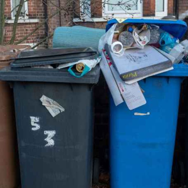 cover art for 5315: LISTEN¦ Overfilled bins in Belfast may no longer be collected, amid safety concerns. Bin liners are also to be banned, as they frequently catch on bin lorries. Frank spoke to committee chair Cllr Ruth Brooks and took calls from listeners