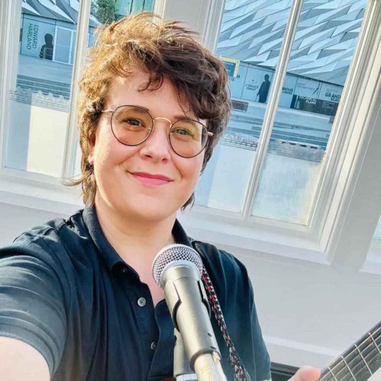 cover art for 5337: LISTEN¦ The brilliant Emer Maguire called in for a chat with John - she talked about her new BBC series 'How's She Cuttin', whether Strabane is country and the useless stuff they teach us at school