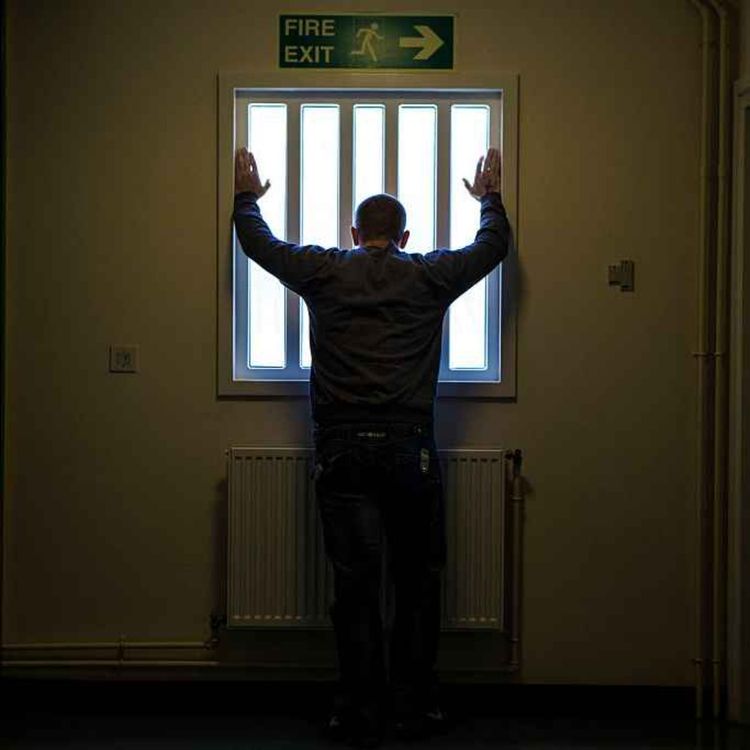 cover art for 5370: LISTEN¦ 'Case law is allowing perpetrators to get the most pitiful sentences you could imagine' - UUP justice spokesman Doug Beattie spoke to Frank as his party brings a motion on sentencing