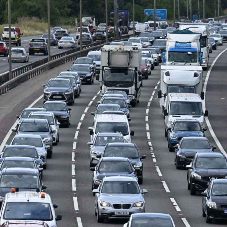 cover art for 5373: LISTEN¦ Should Belfast introduce a congestion charge? Oxford is to trial a temporary charge, to alleviate traffic jams - could it reduce journey times and encourage public transport uptake?