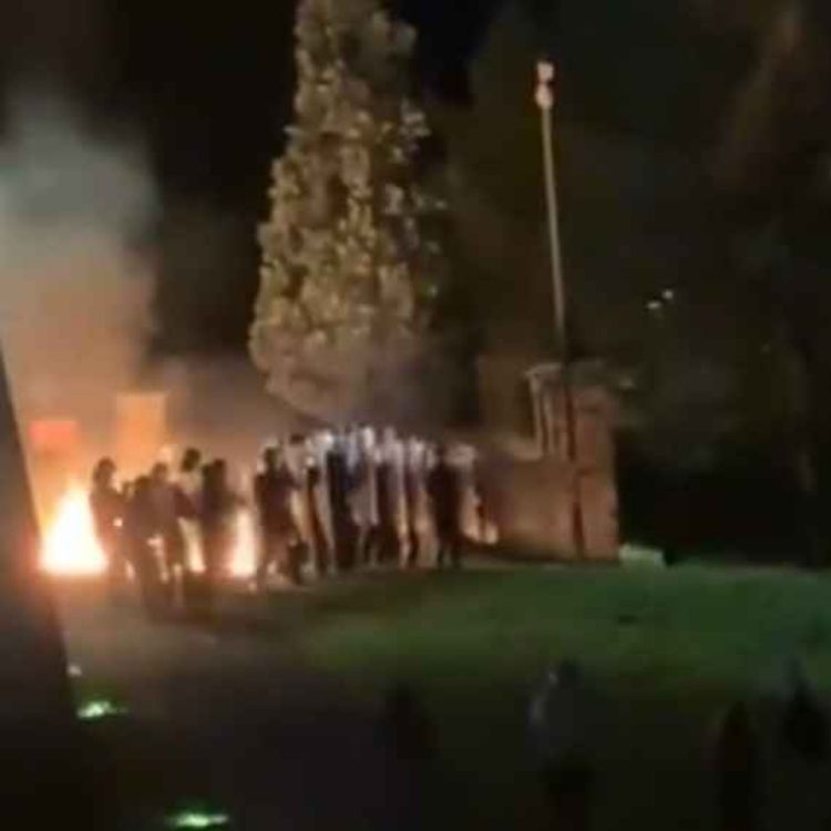 cover art for 5381: LISTEN¦ 'Parents need to know where their children are - we don't want to see young people with criminal records' DUP MLA Gary Middleton spoke to Frank after a second night of riots in the Nailor's Row area of Londonderry