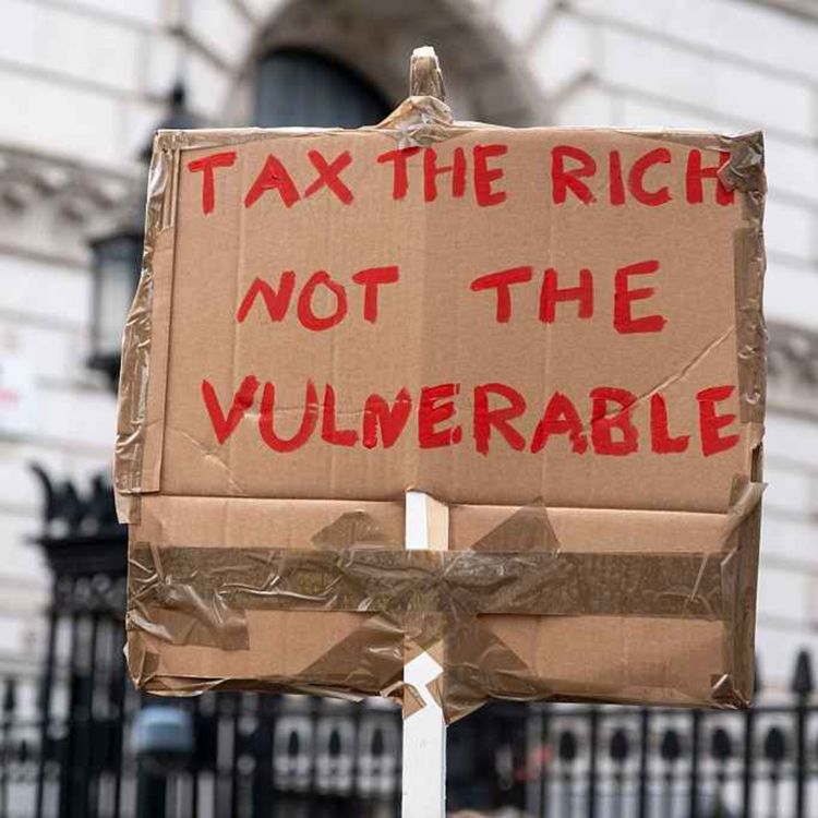 cover art for 5394: LISTEN¦ Should wealthy people pay more tax to fund concessions on benefit cuts? Is the welfare system being abused? Frank spoke to Dr David McCann from the Stormont Sources and Shimeon Lee from the Taxpayers Alliance