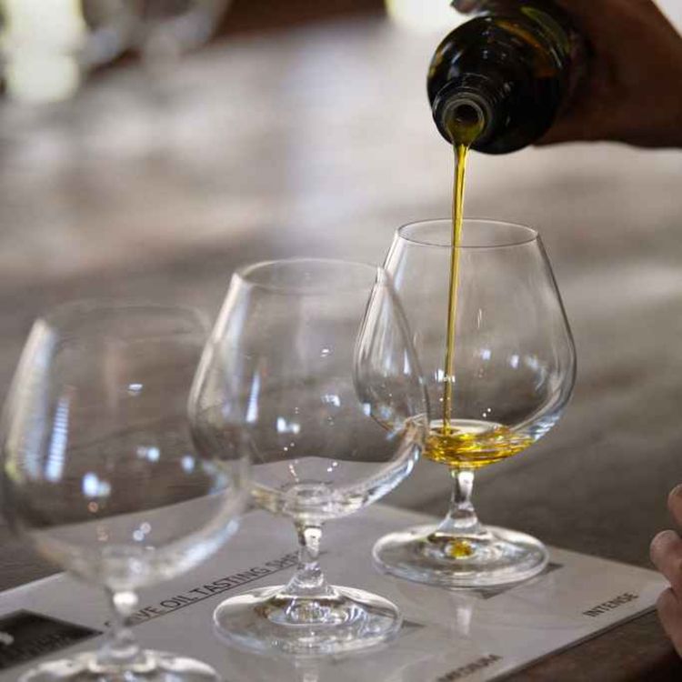 cover art for 5408: LISTEN¦ Would you fancy an Extra Virgin Daiquiri? How about a straight shot of olive oil? The UK's first olive oil bar has just opened in London. What are the health benefits of this 'green gold'