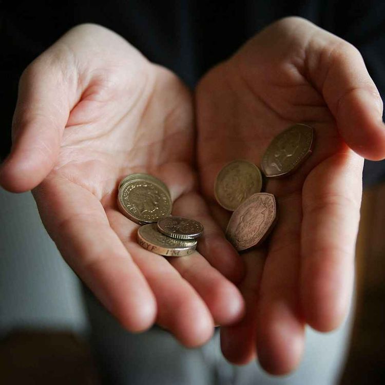 cover art for 5410: LISTEN¦ Unemployed people on sickness benefits could soon be £2,500 a year better off than those working full-time on the national living wage. Is that fair? Frank spoke to commentators Tom Kelly and Mick Fealty