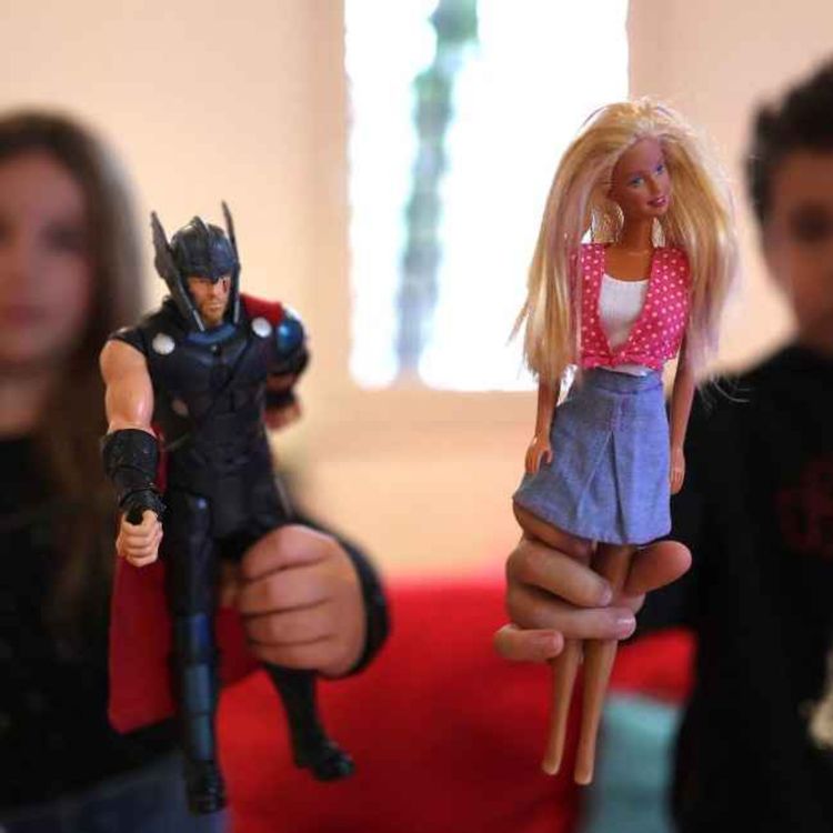 cover art for 5413: LISTEN¦ Should boys play with Barbie dolls? Sports presenter Alan Brazil started a debate after a young male relative would have no interest in 'playing with dollies'. Does he have a point? Frank spoke to Amanda Ferguson
