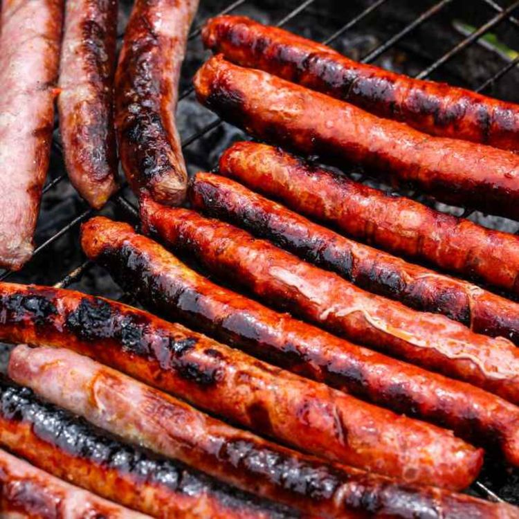 cover art for 5417: LISTEN¦ The arrival of around 280,000 vistors to Portrush is the ideal opportunity to showcase the best local food and drink producers have to offer. Frank spoke to Siobhan McGuigan from Tourism NI and Emily McCorkle from bbq specialists Lo & Slo