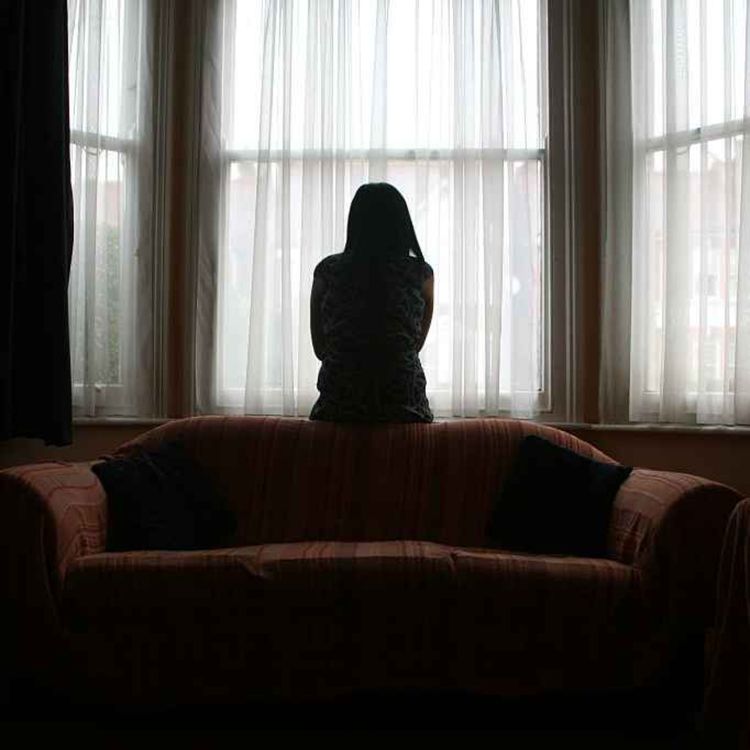 cover art for 5425: LISTEN¦ 'You're next' - domestic abusers often use media reporting of local women's violent deaths to threaten their victims, according to Women's Aid NI. Frank spoke to journalist Amanda Ferguson and Sonya McMullan from the charity