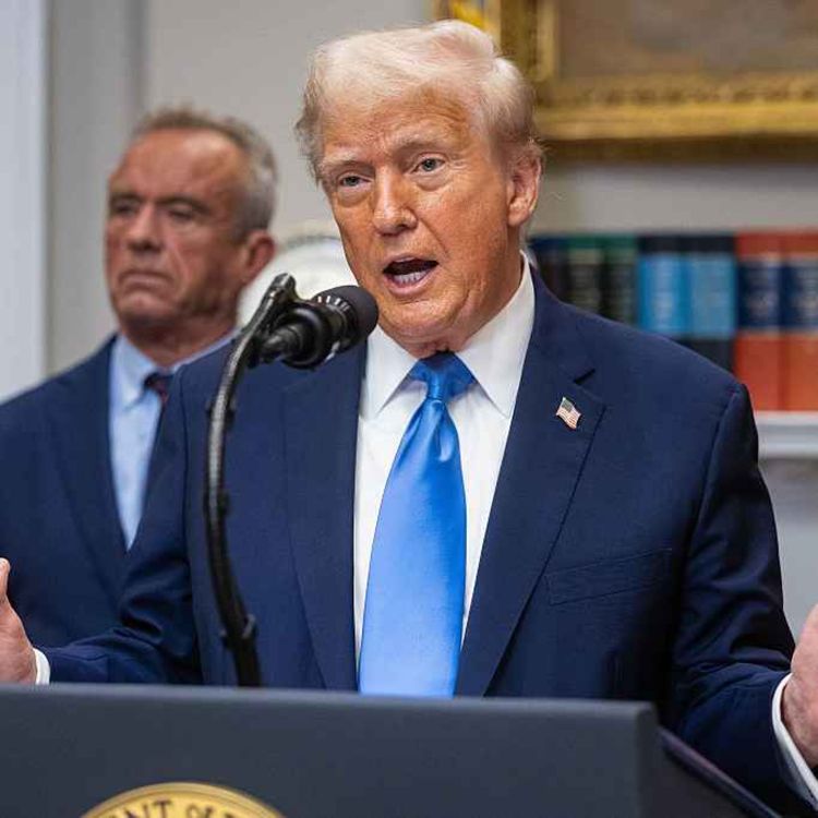 cover art for 5442: LISTEN¦ President Trump has caused controversy by suggesting there may be a link between women taking paracetamol during pregnancy and autism rates. EU & UK government officials say it's safe. Frank spoke to GP Dr Frances O'Hagan