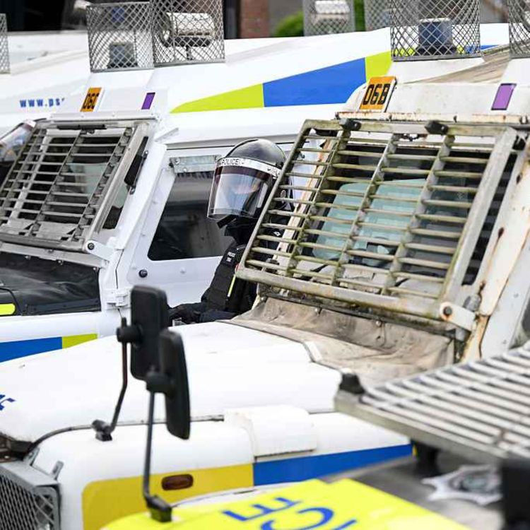 cover art for 5450: LISTEN¦ 'The crisis in resourcing is preventing the PSNI providing the service it should and exhausting officers' - UUP MLA Jon Burrows spoke to Frank after the Police Federation's 'unprecedented' appeal for support from the Secretary of State