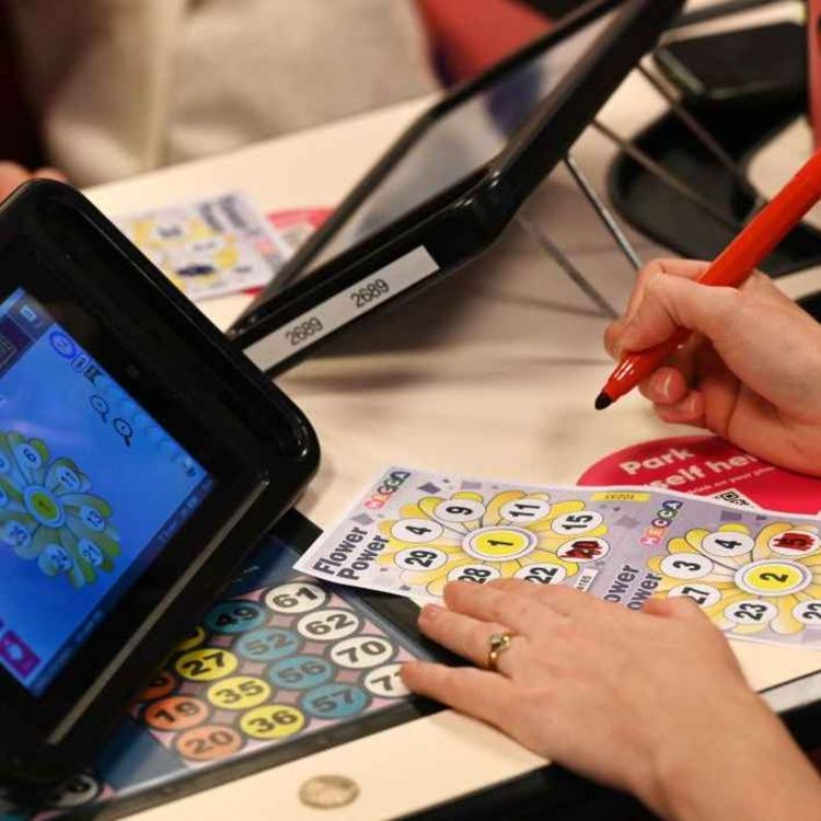 cover art for 5455: LISTEN¦ Could playing bingo help you live longer and stay healthier? A new study found it could boost mental and physical health and reduce loneliness. Frank spoke to Phil Doherty from Planet Bingo in Portadown